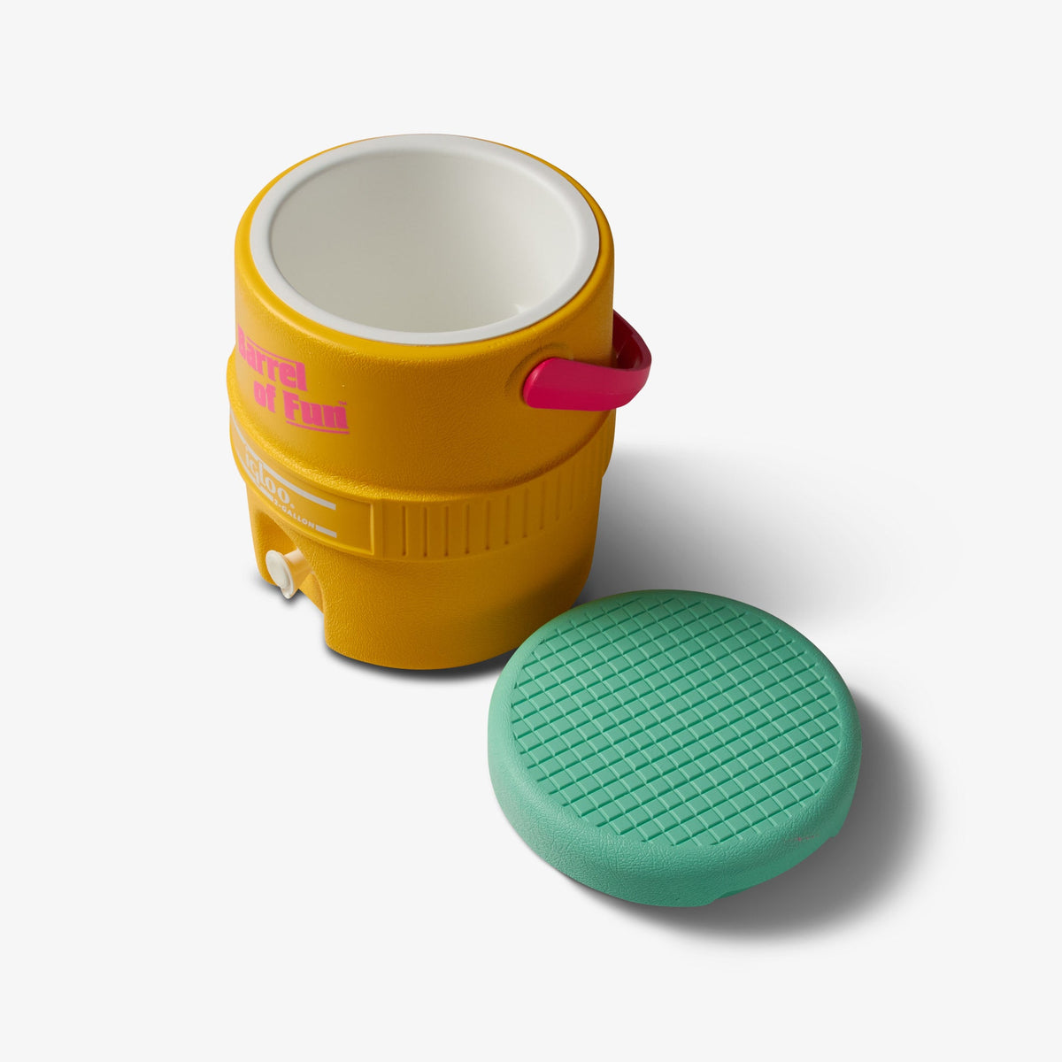 retro-barrel-of-fun-2-gallon-jug-k0 00031416_3.jpg