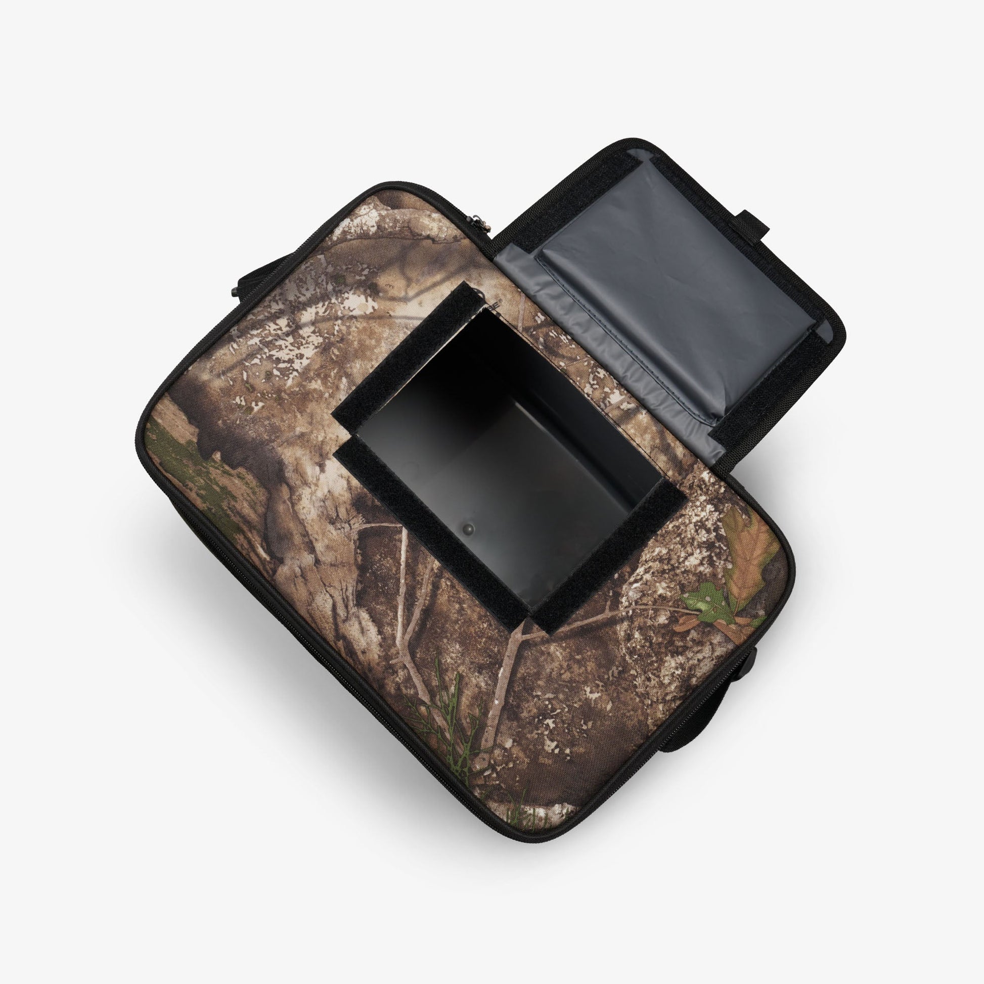 realtree-apx-hlc-28-can-bag-e7 00064354-O3-2025.jpg